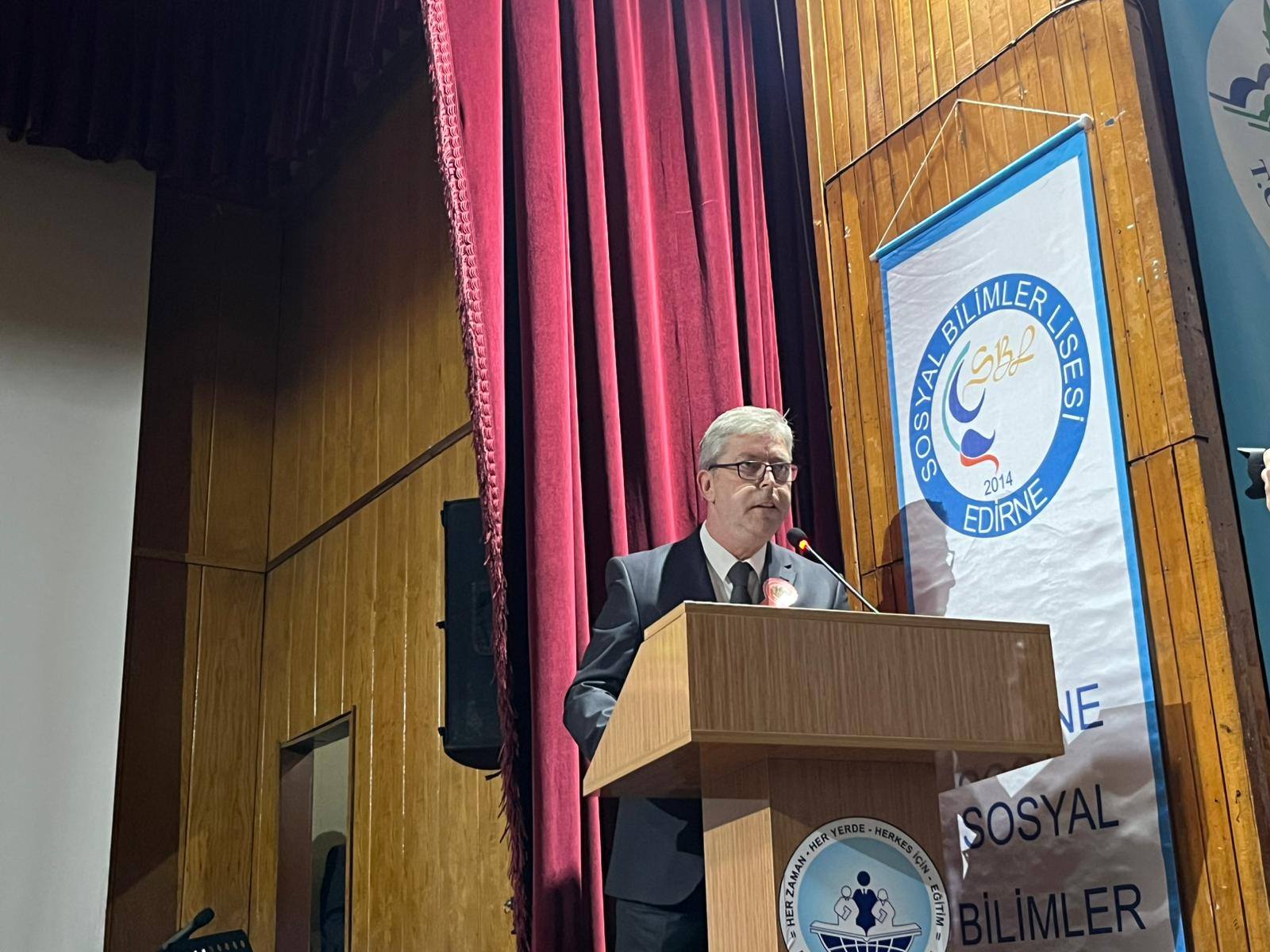 Edirne’de Kut’ül Amare Zaferi’nin 110. yılı dolayısıyla düzenlenen programda, destansı zafer tiyatro ve türkülerle anıldı.